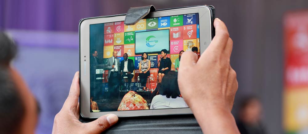 iPad, Sustainable Development Goals. Photo Credit: Kaia Rose / Connect4Climate