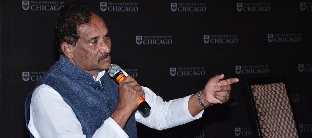 Shri. KJ George, Hon'ble Minister for Bengaluru Development & Town Planning gave the opening remarks at the launch of the Bengaluru Innovation Challenge. Photo Credits: Energy Policy Institute at the University of Chicago, India - EPIC-India