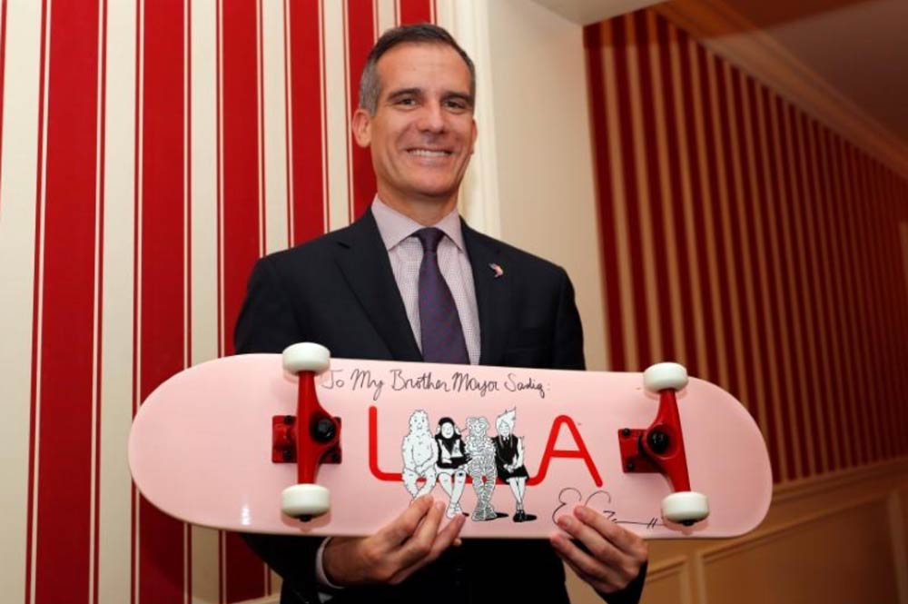 Los Angeles mayor Eric Garcetti, REUTERS/Charles Platiau